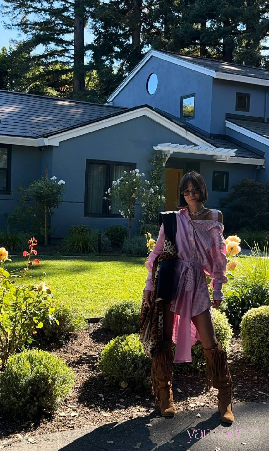 pink dress